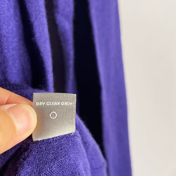 Neiman Marcus Mens Medium M Dark Purple Cashmere V Neck Pullover Sweater Knit - Picture 7 of 8